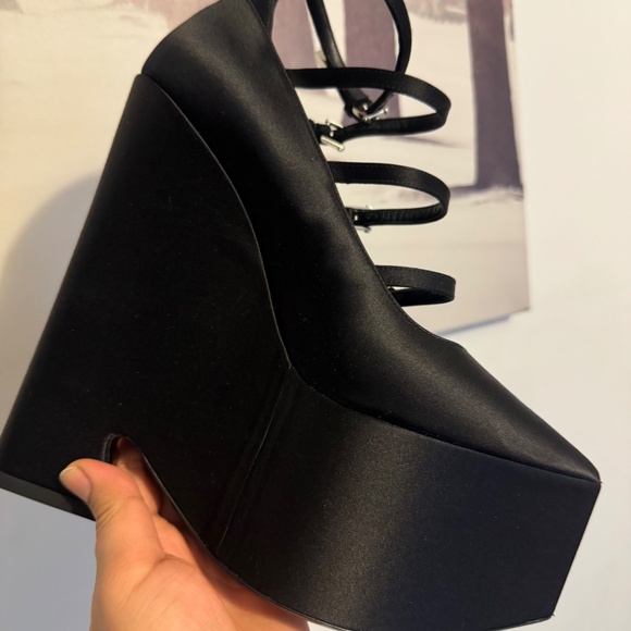 New Versace Pointed Tempest Platform Pumps - Black Satin - Picture 3 of 3